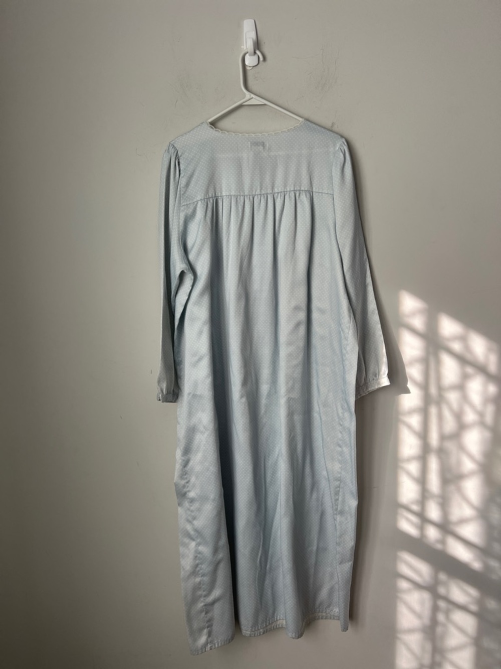 Vtg Aria nightgown light blue with delicate embroidered classic feminine ♦️ - Picture 7 of 7